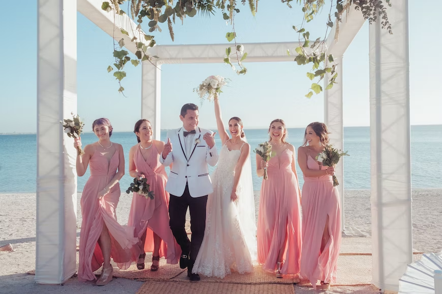 Nine Must-Have Photos For You And Your Bridesmaids